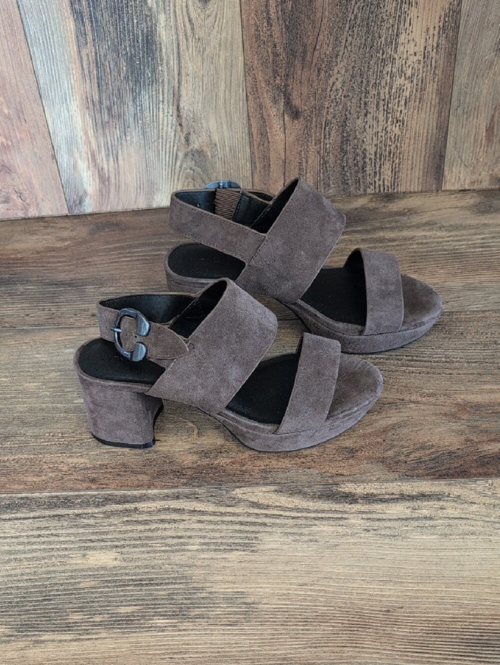 AEROSOLES Camera Java Suede Chunky Block C Buckle Heels Sandals 6 M396